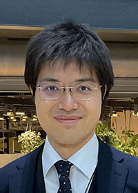 大江 諭史 氏